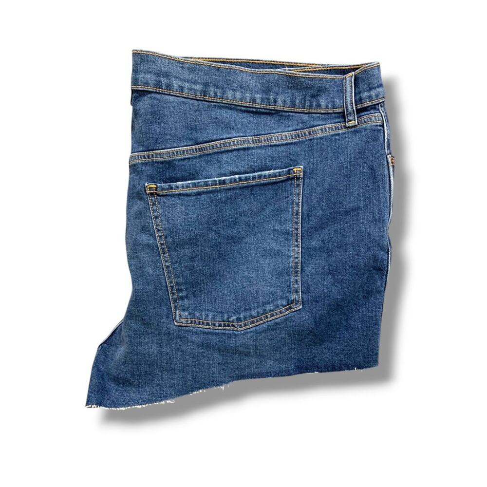 Size 24 Old Navy‎ Plus Size Womens Jean Shorts Mid-Rise Boyfriend Distressed